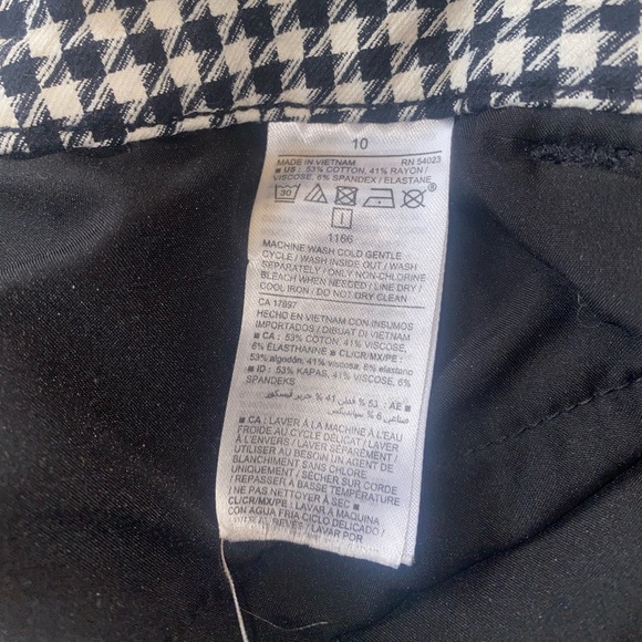 Houndstooth Patterned High Rise Pixie Pants - Picture 3 of 5